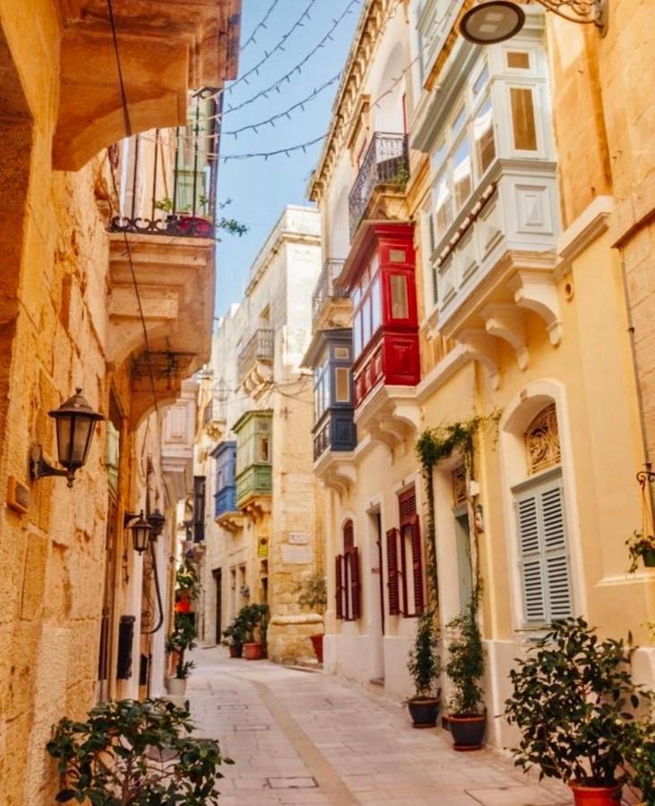 New & Unique Apartment - A 5 Minutes Ferry To Capital City Of Valletta Сенглі Екстер'єр фото