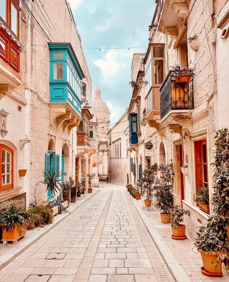 New & Unique Apartment - A 5 Minutes Ferry To Capital City Of Valletta Сенглі Екстер'єр фото